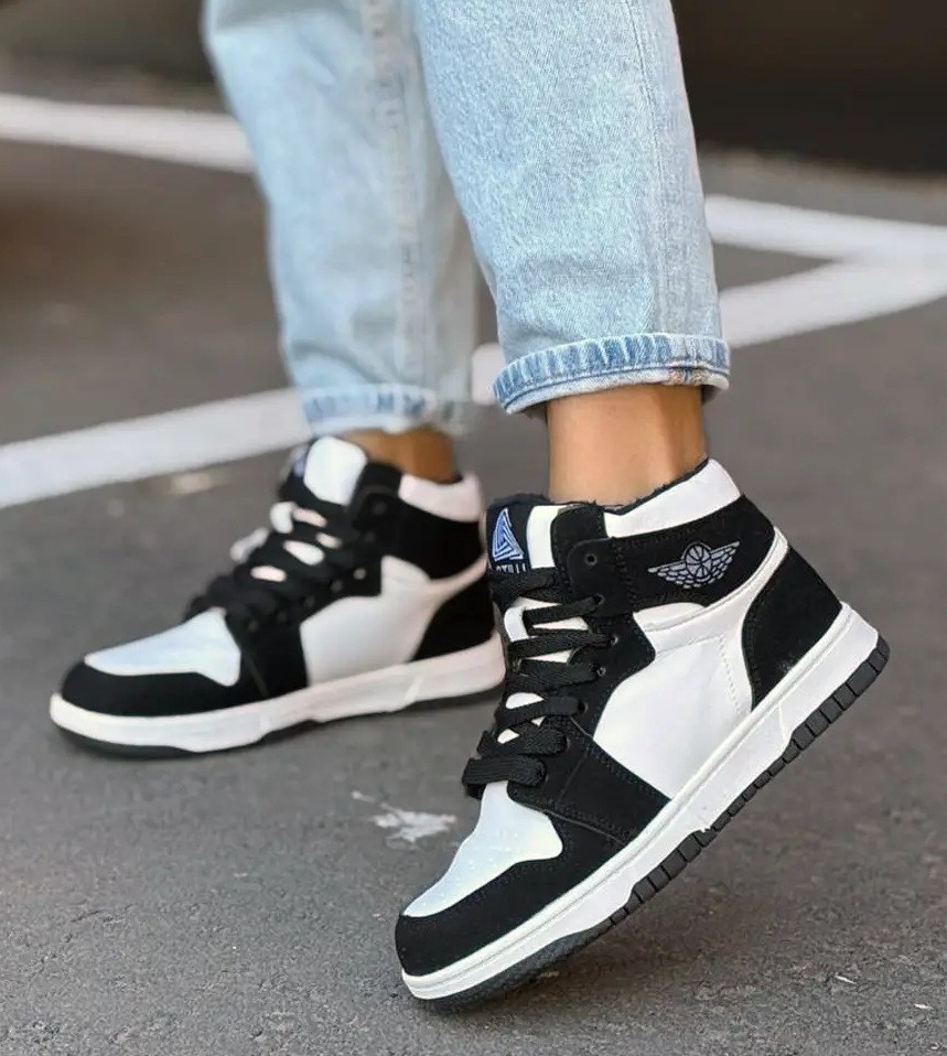 Стильні утеплені жіночі кеди Stilli чорно-білі (MN10-5), фото 1