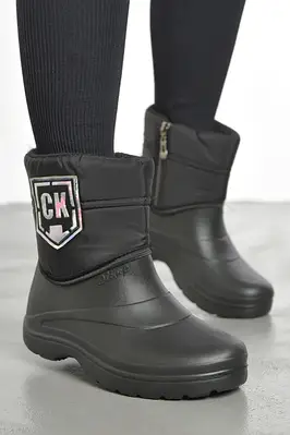 Дутики жіночі на хутрі чорного кольору (Е423)