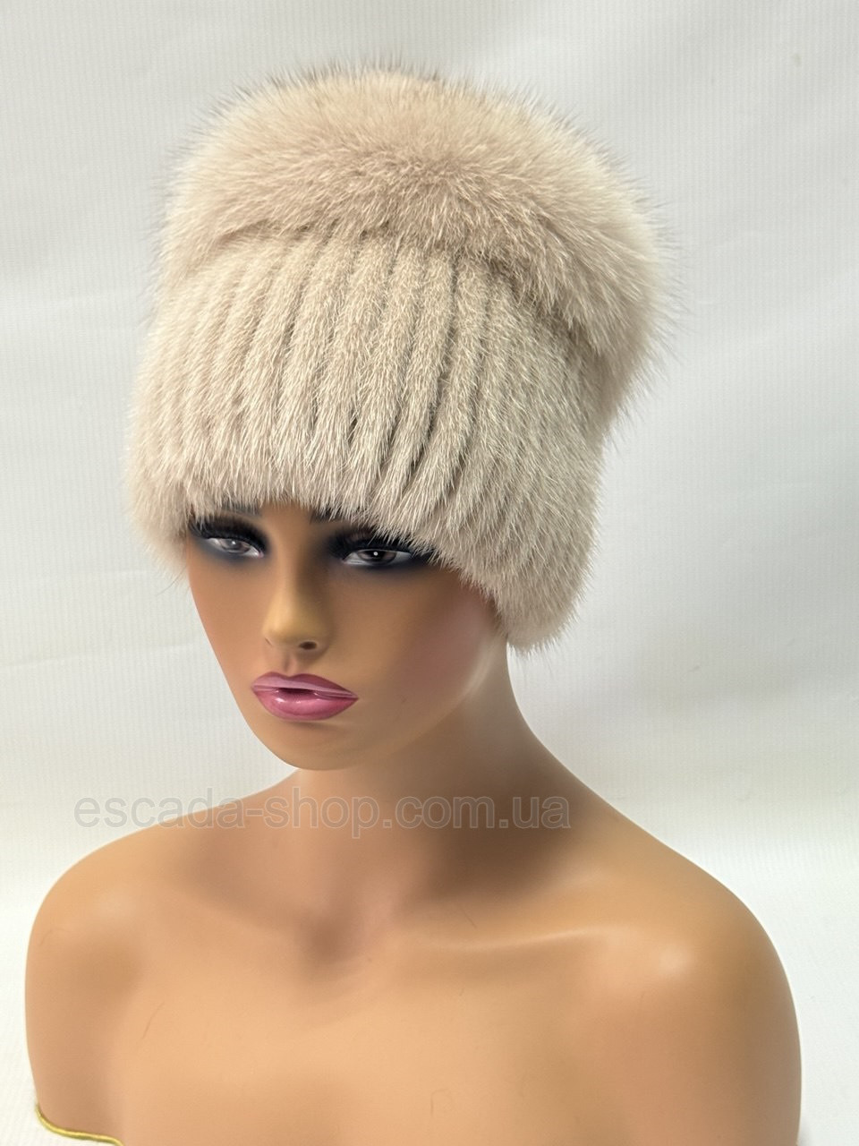 Хутряна норкова шапка жіноча на в'язаній основі "Колібрі" Бежевий, фото 1