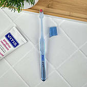 Зубна щітка VITIS Gingival, синя — для чутливих ясен, м’яка, делікатна очистка, Іспанія