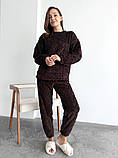 Домашній махровий костюм з візерунком косички, дуже теплий і ніжний темно-корчневий домашній костюм, піжама, фото 4
