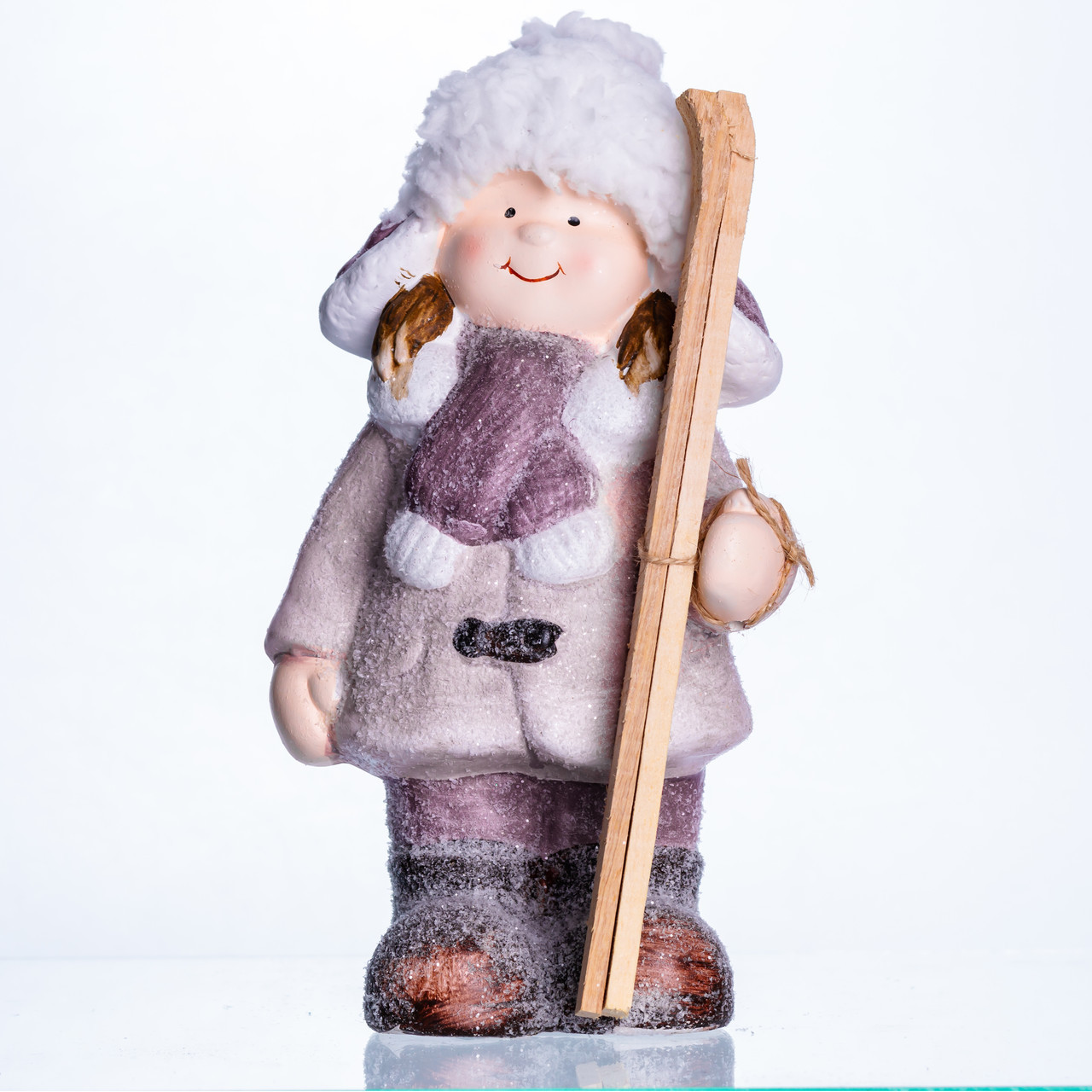 Новорічна фігурка Дівчинка з лижами з фарфору 12×8×23 (см) новорічний декор для дому, квартири, офісу CR-5-1, фото 1