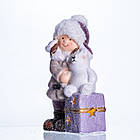 Новорічна фігурка з підсвіткою Дівчинка з ведмежам із фарфору 12×7×20 (см) новорічний декор для дому, квартири на подарунок CR-5-5, фото 3