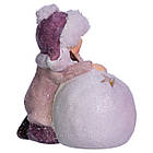 Новорічна фігурка з підсвіткою Дівчинка зі сніговою кулею з фарфори 11×7×12 (см) новорічний декор для дому, квартири на подарунок, фото 2