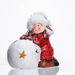 Новорічна фігурка з підсвіткою Дівчинка зі сніговою кулею з фарфори 12×7×12 (см) новорічний декор для дому на подарунок Червоний