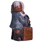 Новорічна декоративна фігурка з підсвіткою 9×10×19 см Новорічний декор Дівчинка з подарунком з порцеляни CR-5-18, фото 5