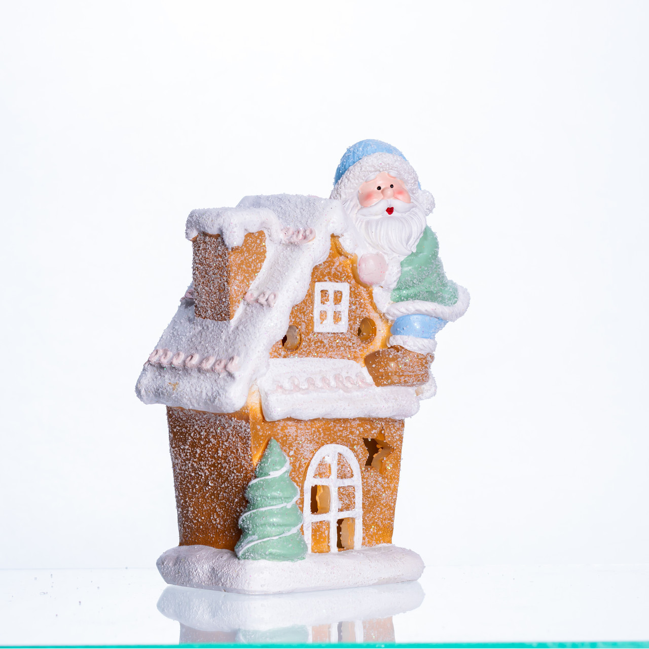 Новорічна декоративна фігурка з підсвіткою 14×9×20 см Новорічний декор Будиночок з Сантою з порцеляни CR-6-6, фото 1
