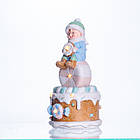 Новорічна декоративна фігурка з підсвіткою 10.5×10.5×20.5 см Новорічний декор Дитина на "солодкій башті" з порцеляни CR-6-14, фото 2