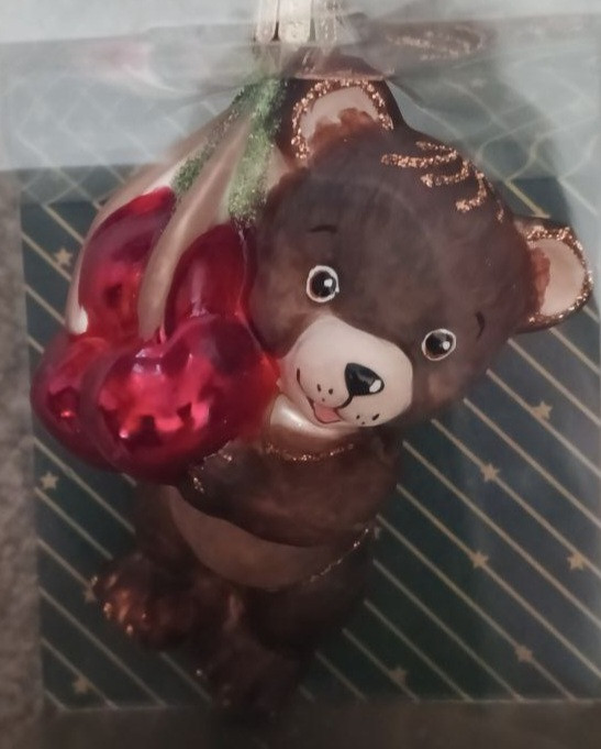 Ведмедик с вишеньками