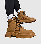 Осіннє взуття: стиль, комфорт і тепло в кожному кроці