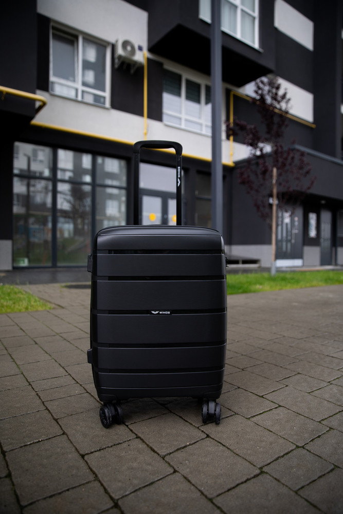 Валіза WINGS HWF03 Поліпропілен на 4-х колесах, мала (S) чорна