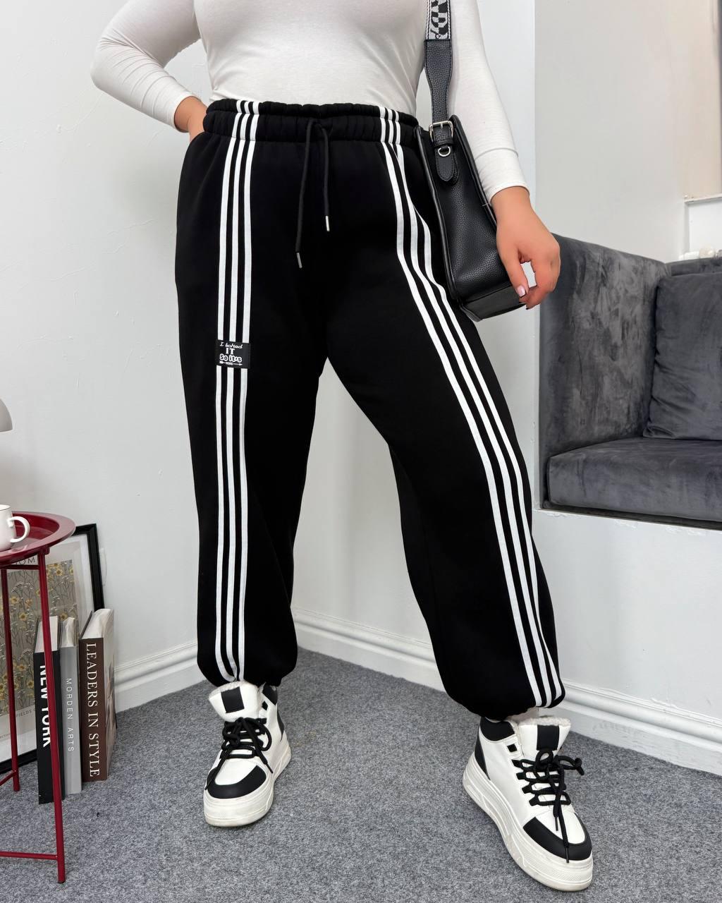 Теплі чорні спортивні штани/джогери великого розміру на флісі з лампасами, фото 1