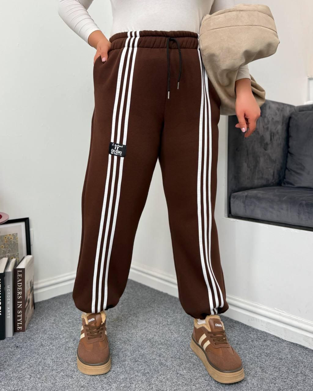 Теплі коричневі спортивні штани/джогери великого розміру на флісі з лампасами, фото 1