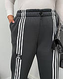 Теплі сірі спортивні штани/джогери великого розміру на флісі з лампасами, фото 6