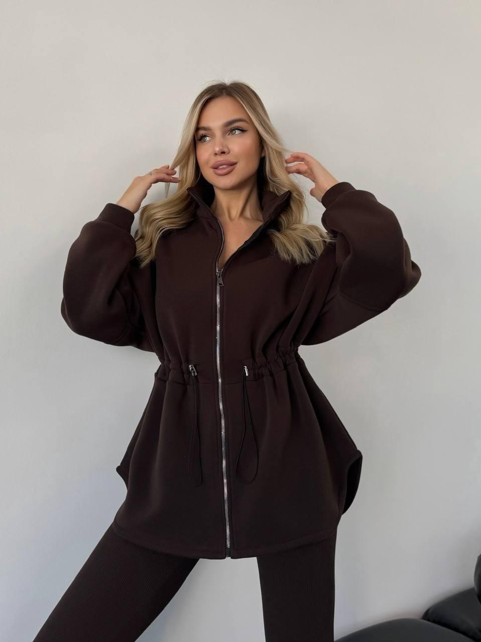 Коричнева жіноча тепла оверсайз толстовка/кофта на флісі з регульованою талією, фото 1