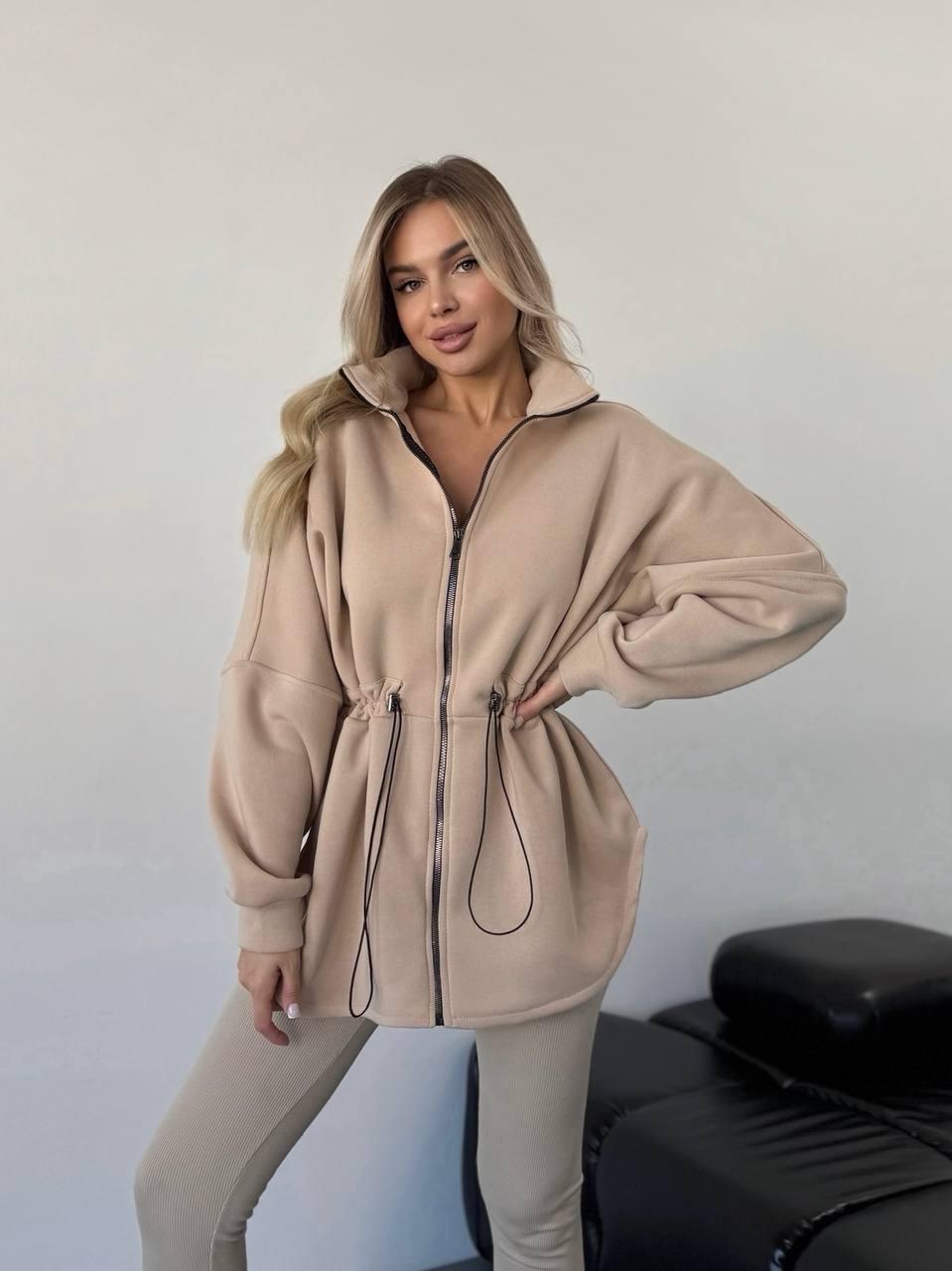 Бежева жіноча тепла оверсайз толстовка/кофта на флісі з регульованою талією, фото 1