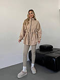 Бежева жіноча тепла оверсайз толстовка/кофта на флісі з регульованою талією, фото 2