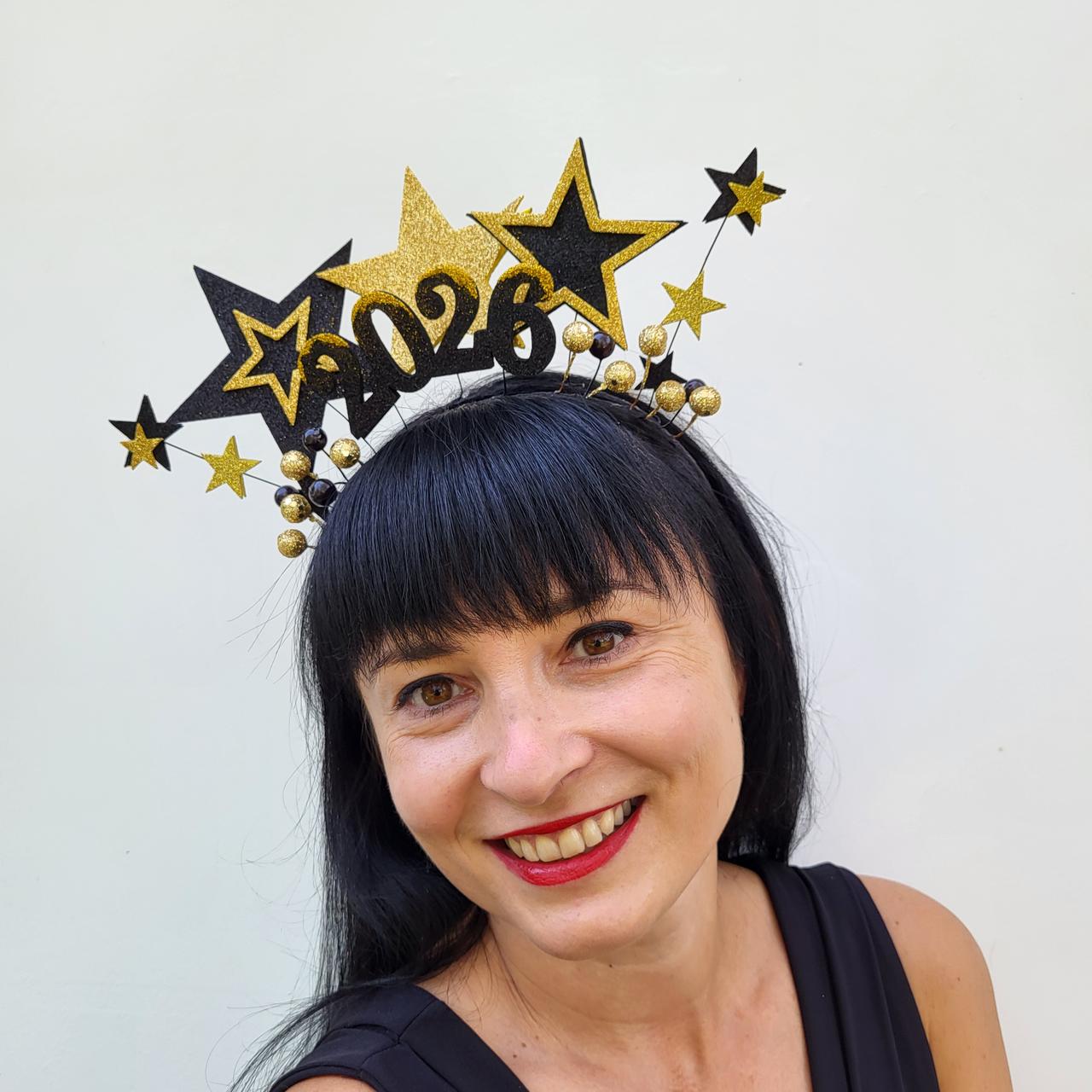 Новорічна корона 2025. Золотисто-чорна новорічна корона із зірками Гламурний аксесуар для дорослих дівчат, фото 1