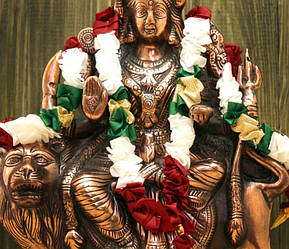 Гірлянда для статуеток богів Біла