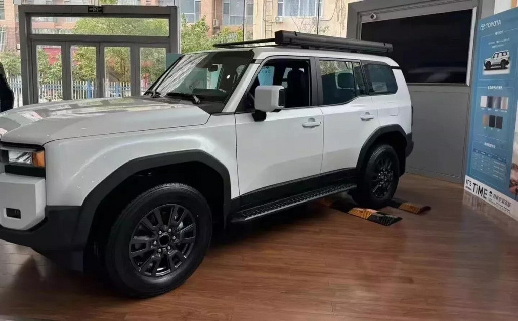 Бокові пороги (2 шт) для Toyota Land Cruiser Prado 250 2023- рр, фото 1