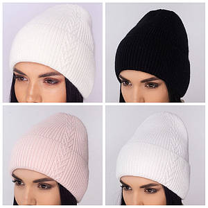 Зимова шапка жіноча з відворотом та візерунком універсального розміру з флісовою підкладкою