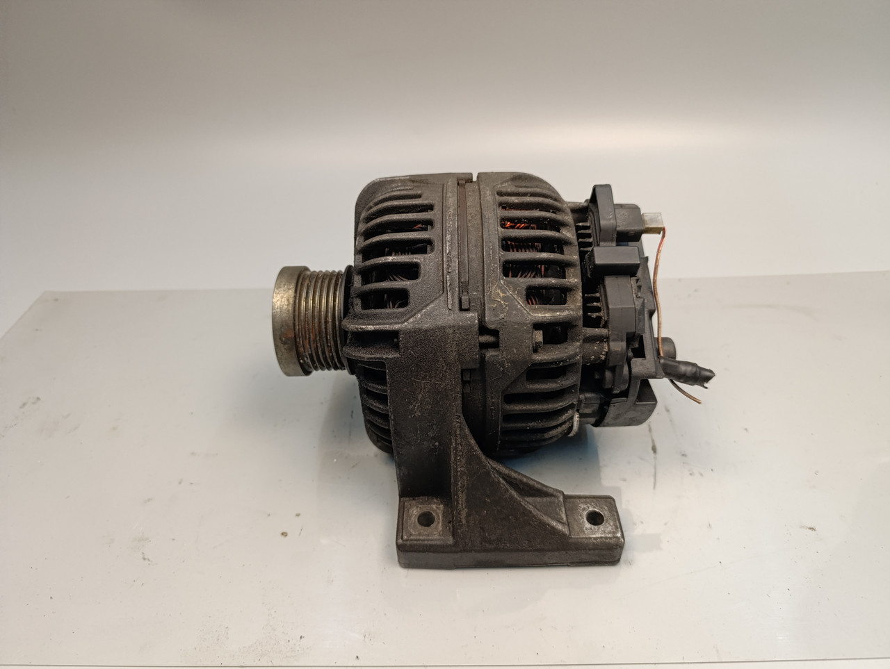 Volvo S80, S60, V70, XC90 2.4 D5 Генератор 8676496