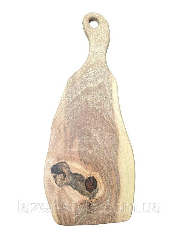 Дошка для нарізання нестандатрної форми з елементом епокисдної смоли червоного кольору, фото 1