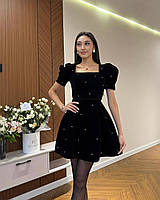 Платье из бархата в черном цвете со стразами, в размере 42-44, 46-48