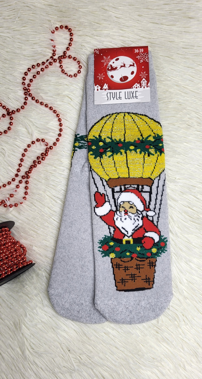 Жіночі махрові шкарпетки Новорічні "Санта на повітряній кулі", різні кольори. Якісні шкарпетки на подарунок.
