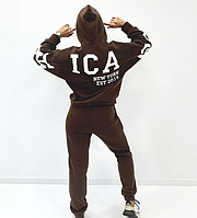 Утеплений спортивний жіночий костюм на флісі двійка прогулянковий з принтом на спині та рукавах