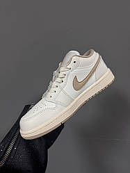 Чоловічі спортивні кросівки NIKE AIR JORDAN RETRO 1 SAIL/TAN (білі) стильні повсякденні кроси 1407 Найк vkross