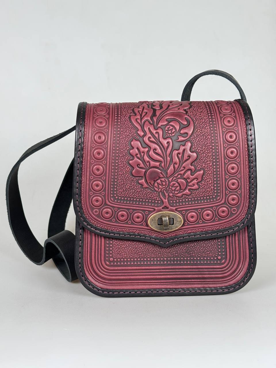 Жіноча шкіряна сумка ручної роботи з тисненим орнаментом «Дубок», бордово-чорна сумка з натуральної шкіри, 20*21*8 см, фото 1