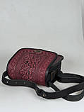 Жіноча шкіряна сумка ручної роботи з тисненим орнаментом «Дубок», бордово-чорна сумка з натуральної шкіри, 20*21*8 см, фото 4