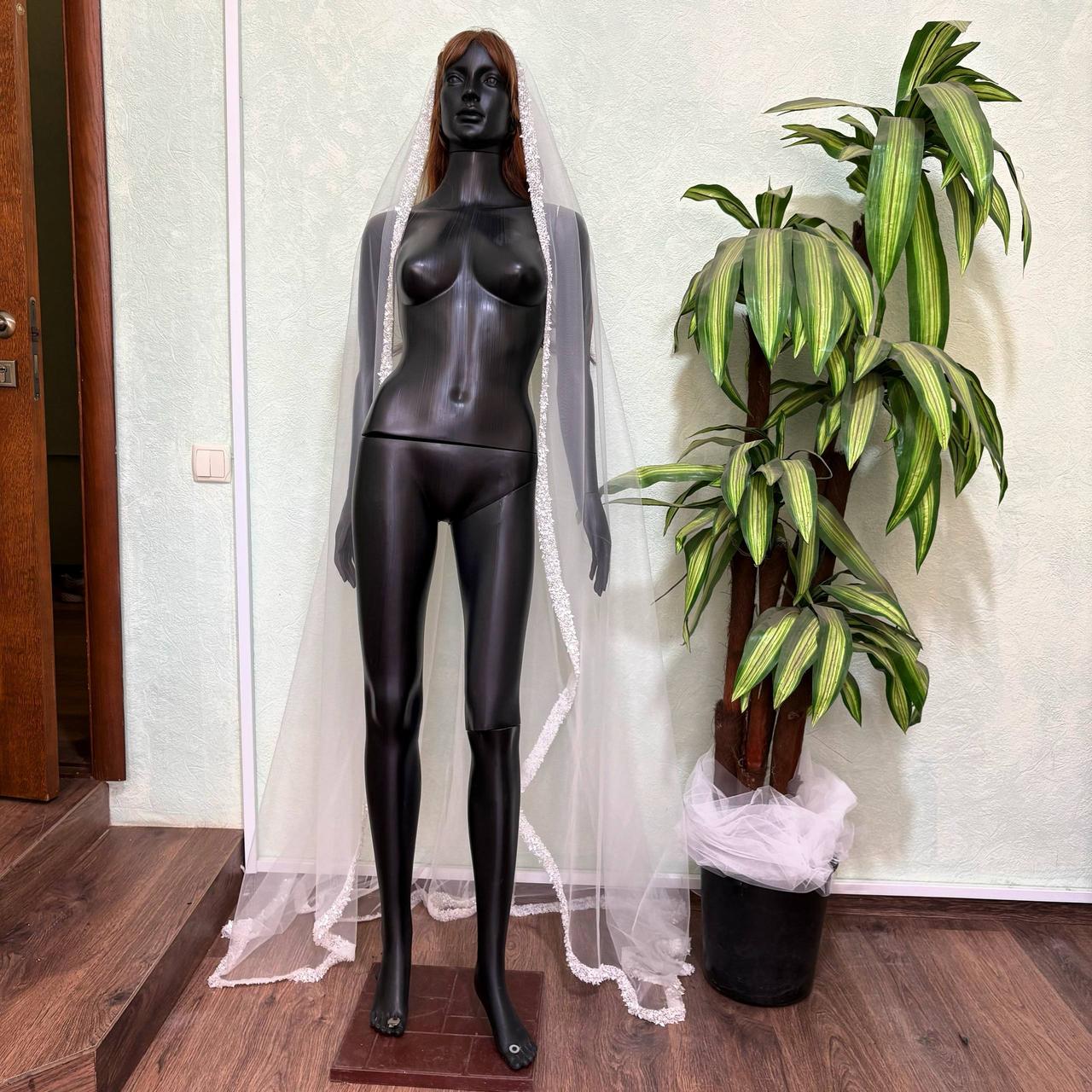 Фата довга до підлоги розшита бісером, на гребені, фото 1