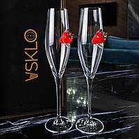 Келих для шампанського (з полуницею)