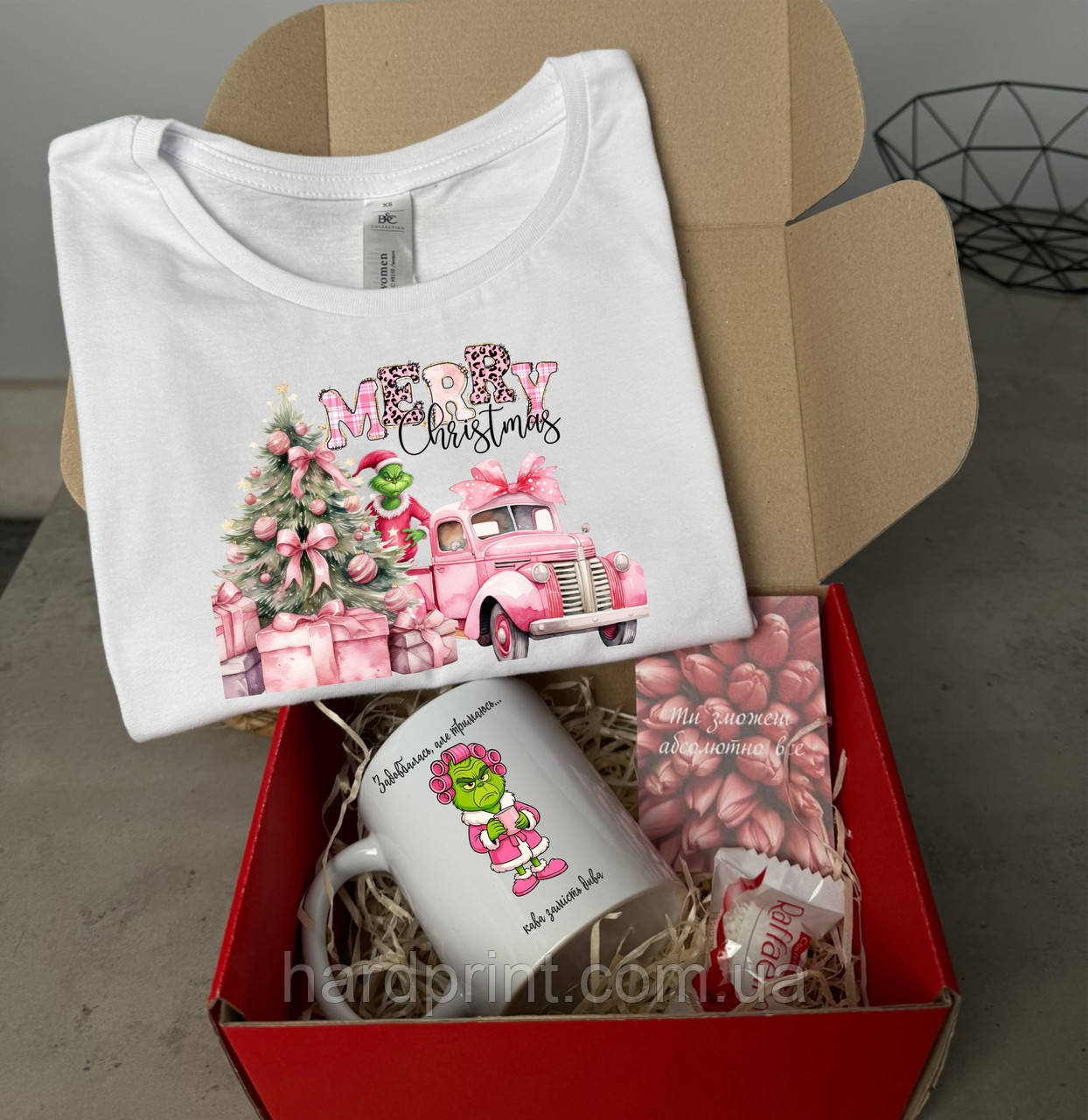 Подарунковий набір ДЛЯ КАЗКОВОЇ ДІВЧИНИ. Футболка, чашка з кумедним Грінчем., фото 1