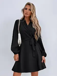Коротке коктейльне плаття на запах з довгим рукавом, чорне