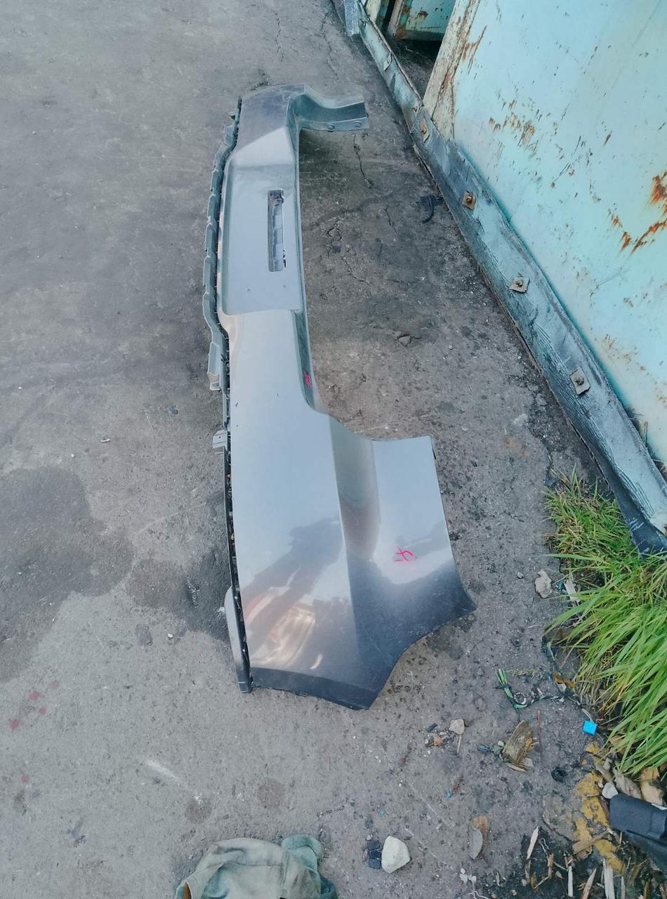 Вітаю зацікавлених на авто розборці Чемпіон !!!<br />
 Предметом оголошення є&nbsp;Бампер Задній Volkswagen Tiguan 5n lift &nbsp;2011-2016 5N0807421G 5N0807421GGRU<br />
 Фактичний стан на фото. Має дефект на фото видно! Гарантія 14 днів на встановлення та перевірку<br />
 Висилаємо по всій Україні по передоплаті на транспортні витрати!<br />
 Наявність та асортимент на складі постійно змінюються.<br />
 Точні деталі уточняйте по телефону +380973363743 — фото 4