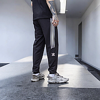 Чоловічі спортивні штани Adidas чорні