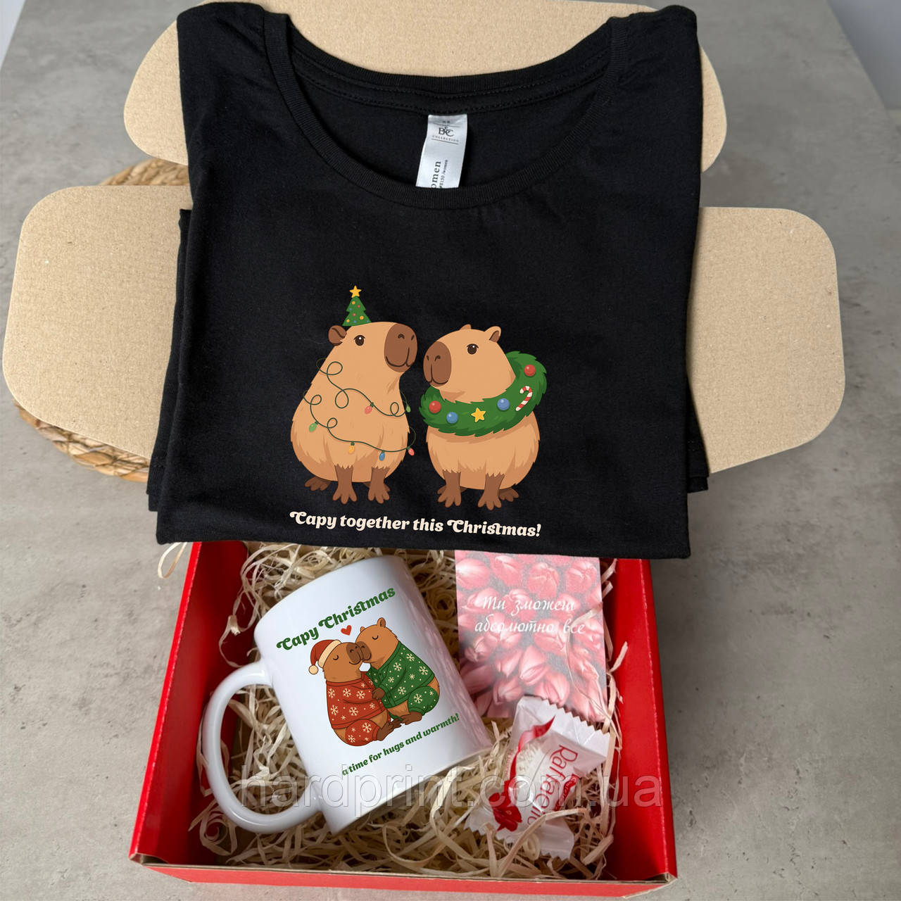 Подарунковий набір ДЛЯ ДІВЧИНИ. Футболка, чашка з милими Капібарами., фото 1