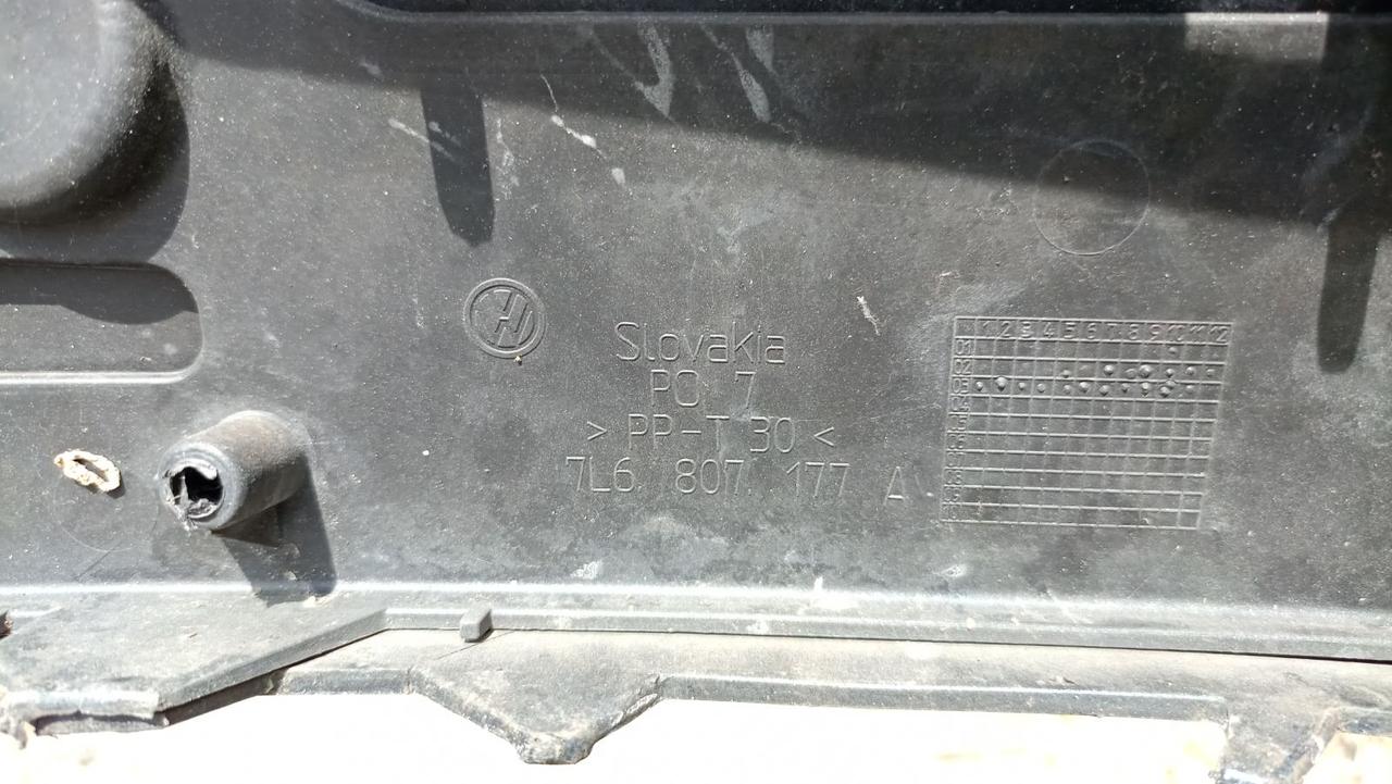 Вітаю зацікавлених на авто розборці Чемпіон !!!<br />
 Предметом оголошення є&nbsp;Бампер передній Volkswagen Touareg 2002-2010 7L6807217R 7L6807217AF<br />
 Фактичний стан на фото. Має дефект на фото видно! Гарантія 14 днів на встановлення та перевірку<br />
 Висилаємо по всій Україні по передоплаті на транспортні витрати!<br />
 Наявність та асортимент на складі постійно змінюються.<br />
 Точні деталі уточняйте по телефону +380973363743 — фото 3