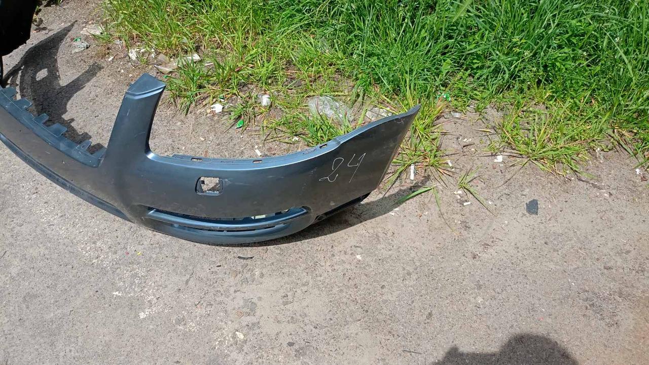 Вітаю зацікавлених на авто розборці Чемпіон !!!<br />
 Предметом оголошення є&nbsp;Бампер передній Volkswagen Touareg 2002-2010 7L6807217R 7L6807217AF<br />
 Фактичний стан на фото. Має дефект на фото видно! Гарантія 14 днів на встановлення та перевірку<br />
 Висилаємо по всій Україні по передоплаті на транспортні витрати!<br />
 Наявність та асортимент на складі постійно змінюються.<br />
 Точні деталі уточняйте по телефону +380973363743 — фото 4