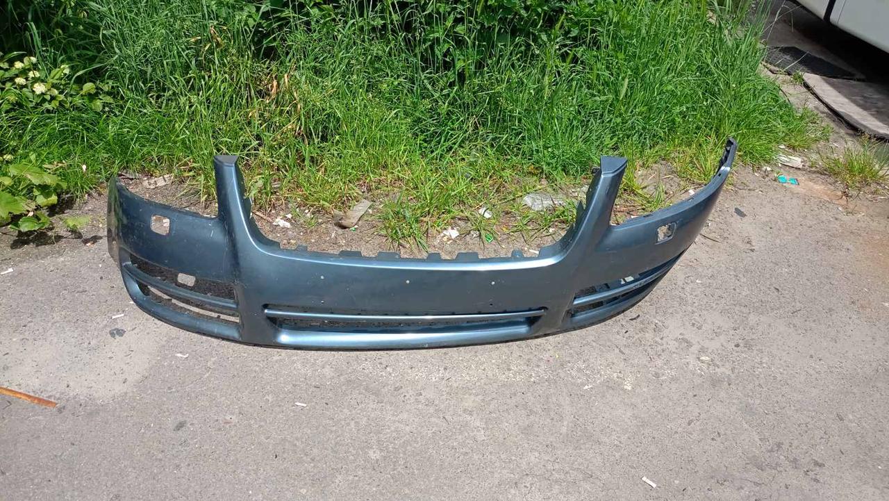 Вітаю зацікавлених на авто розборці Чемпіон !!!<br />
Предметом оголошення є Бампер передній Volkswagen Touareg 2002-2010 7L6807217R 7L6807217AF<br />
Фактичний стан на фото. Має дефект на фото видно! Гарантія 14 днів на встановлення та перевірку<br />
Висилаємо по всій Україні по передоплаті на транспортні витрати!<br />
Наявність та асортимент на складі постійно змінюються.<br />
Точні деталі уточняйте по телефону +380973363743