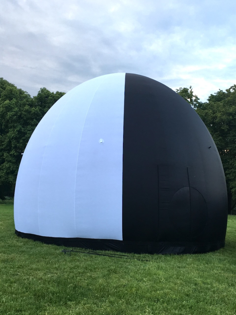 Надувний планетарій купол 6м з вхідним тунелем та вбудованим вентилятором для проекцій
