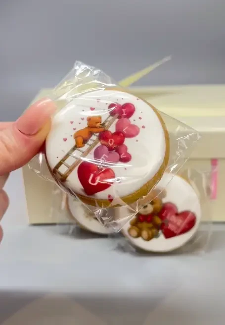 Пряник з логотипом Пряники оптом Корпоративні пряники Розписні медові круглі пряники діаметр 7 см 50 шт., фото 1