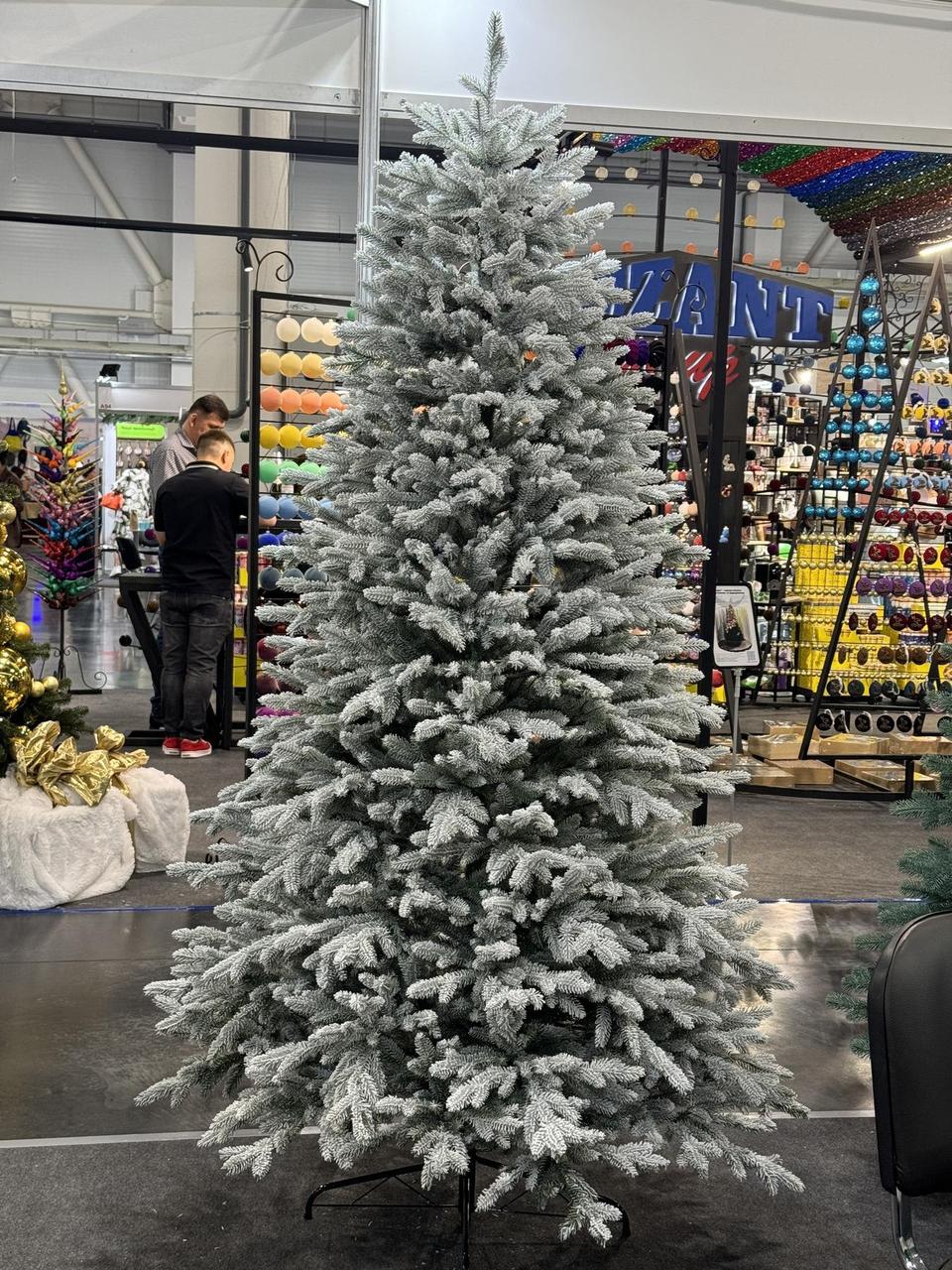 Володарка Лісу Засніжена, 220 см, фото 1