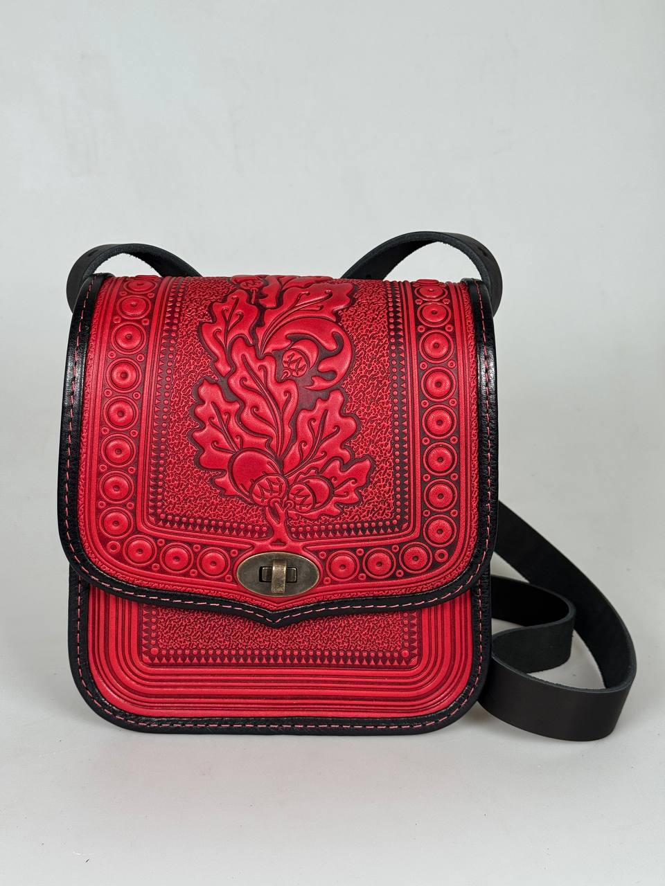 Жіноча шкіряна сумка ручної роботи з тисненим орнаментом «Дубок», червоно-чорна сумка з натуральної шкіри, 20*21*8 см, фото 1