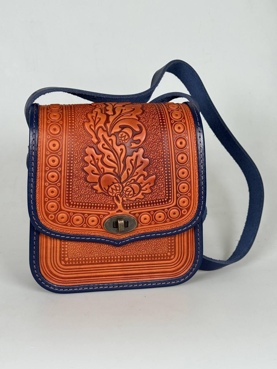 Жіноча шкіряна сумка ручної роботи з тисненим орнаментом «Дубок», рудо-синя сумка з натуральної шкіри, 20*21*8 см, фото 1