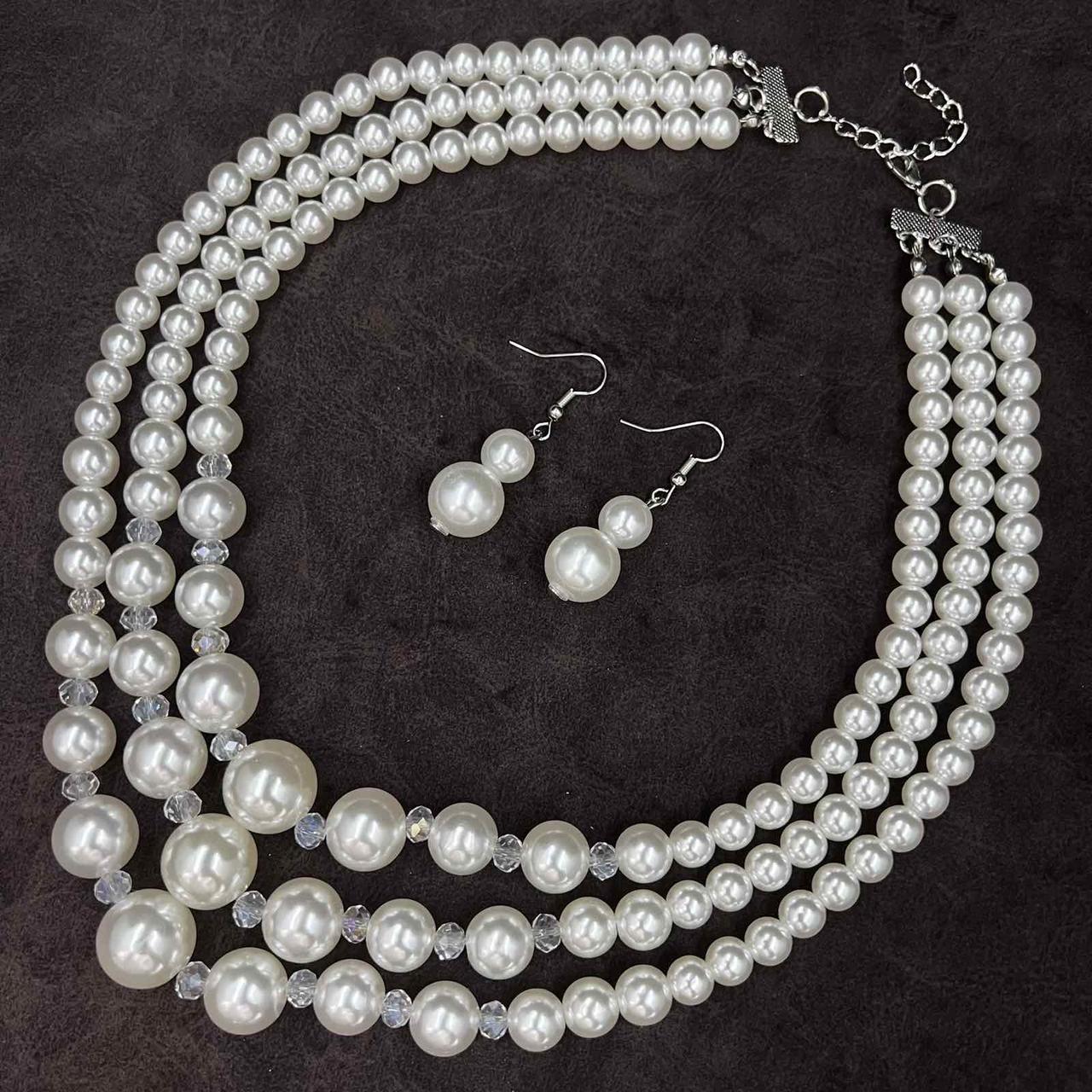 Бусы с серьгами с большими и мелкими бусинами и кристаллами многослойные 3 ряда застёжка карабин серебристого цвета длина 50 см