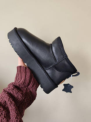 Угги Черные мини короткие на высокой подошве кожаные с натуральной шкрстью внутри, фото 3